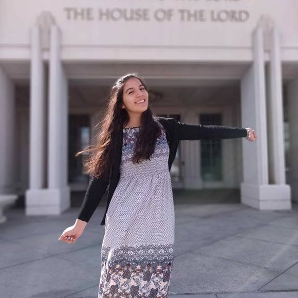 Meet your Posher, Daniela - Picture 1 of 1